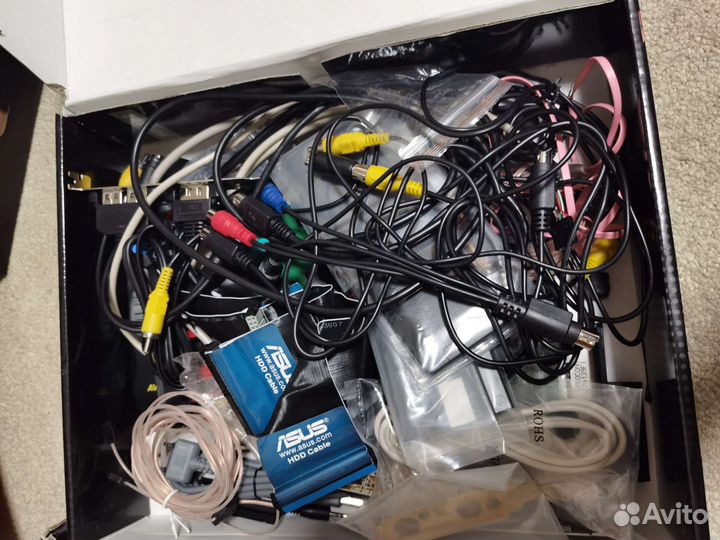 Коробки от компьютерных плат