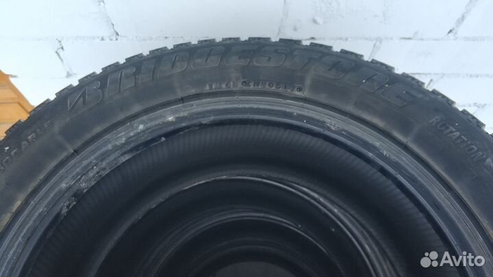 Bridgestone Ice Cruiser 7000 235/55 R17 103T