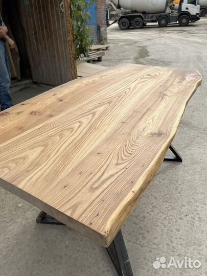 Стол обеденный из массива дерева
