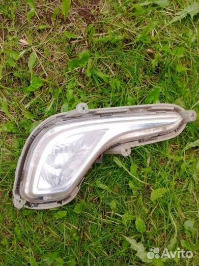 Противотуманная фара на Хендай Солярис 2014