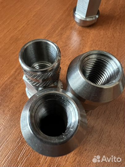 Титановые колесные гайки Toyota и т.д
