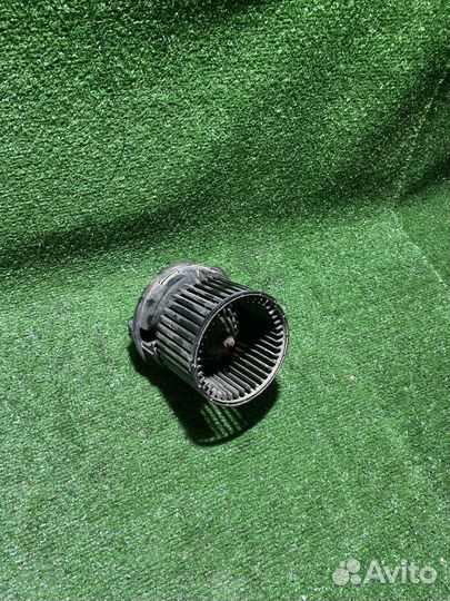 Моторчик печки Renault Logan 2