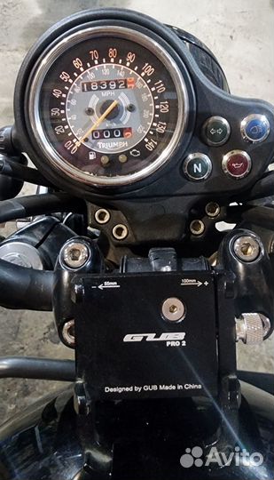 Triumph bonneville SE 2009