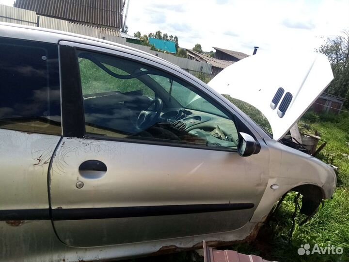 Продам запчасти от пежо 206