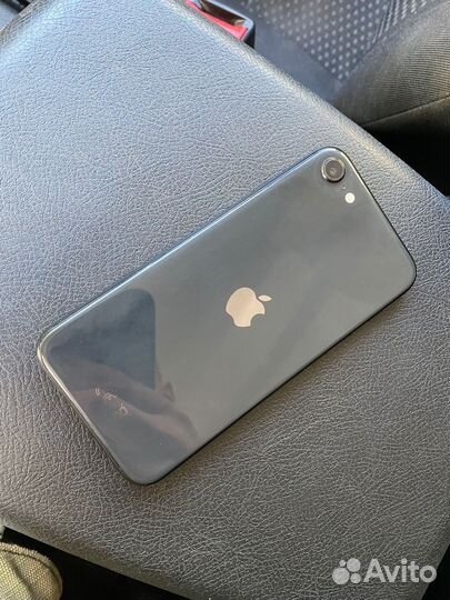 Телефон iPhone se 2020