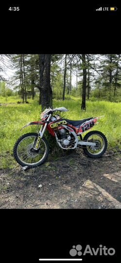 Кроссовый мотоцикл
