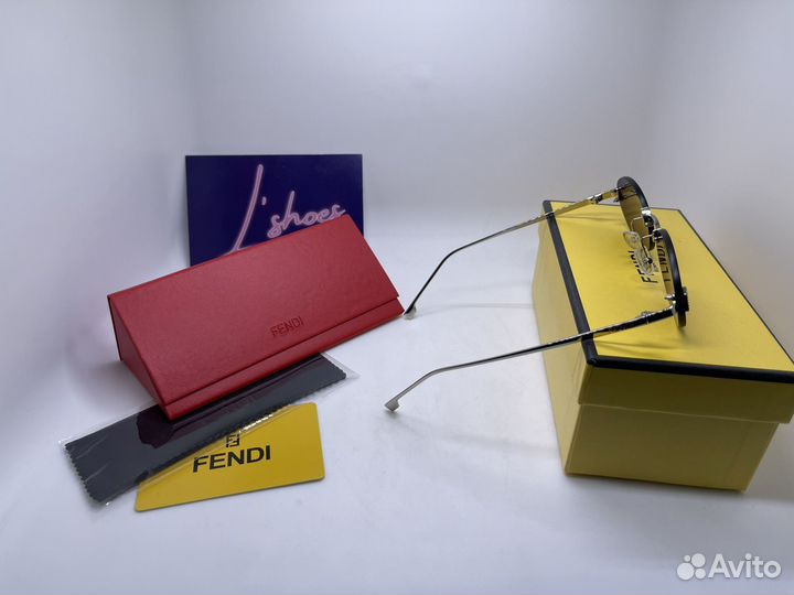 Солнцезащитные очки Fendi