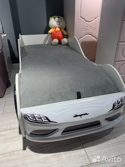 Детская кроватка машина