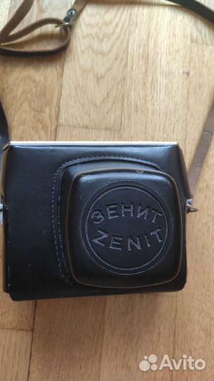 Плёночный фотоаппарат Зенит