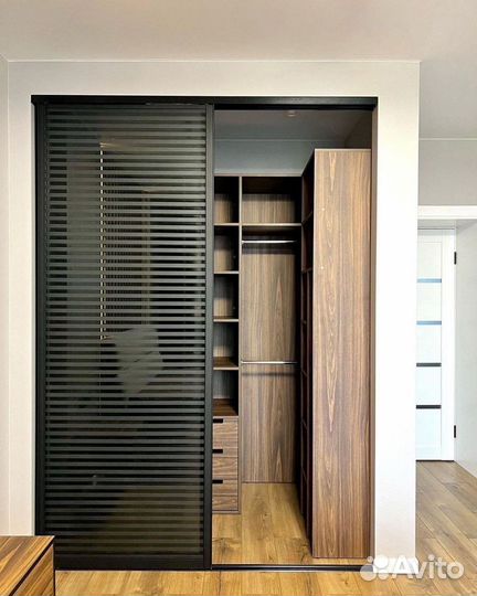 Гардеробная в стиле лофт под заказ