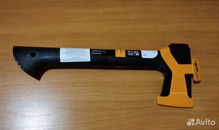 Топор fiskars