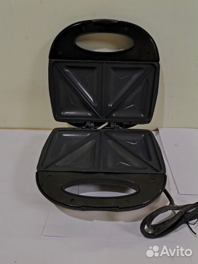 Сэндвичница Redmond RSM-M1402