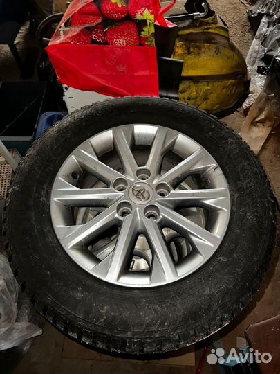 Nokian Tyres Hakkapeliitta 8 215/65 R16