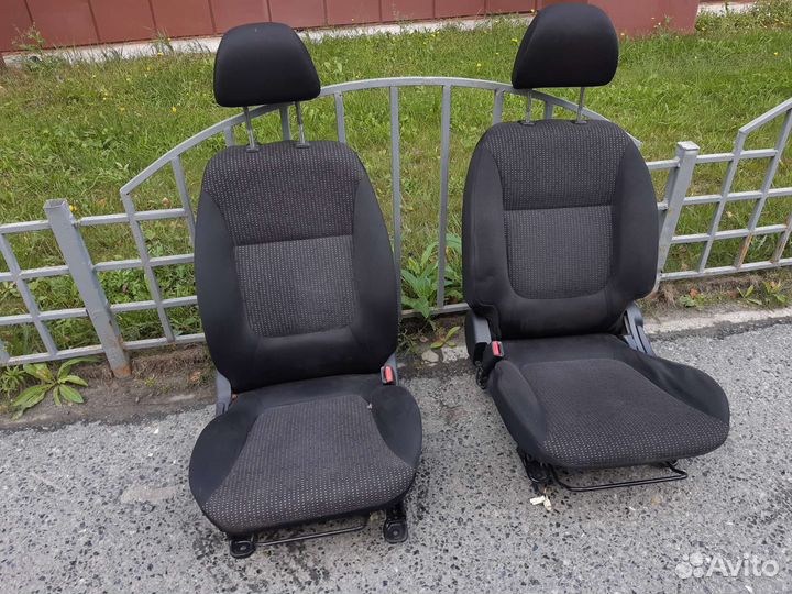 Передние сиденья