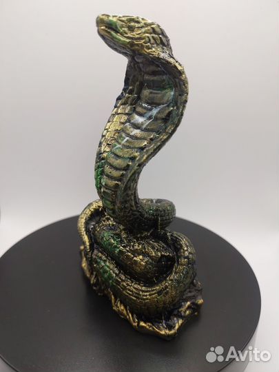 Королевская кобра.фигурка,Символ 2025 года.Зелёная