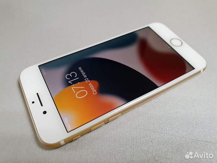 Смартфон Apple iPhone 7 2/128 Золотой