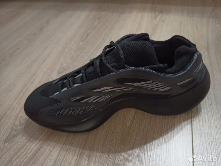 Adidas yeezy boost 700