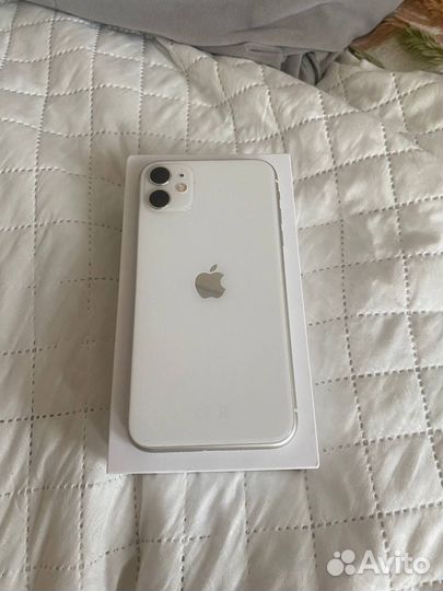 iPhone 11, 64 ГБ