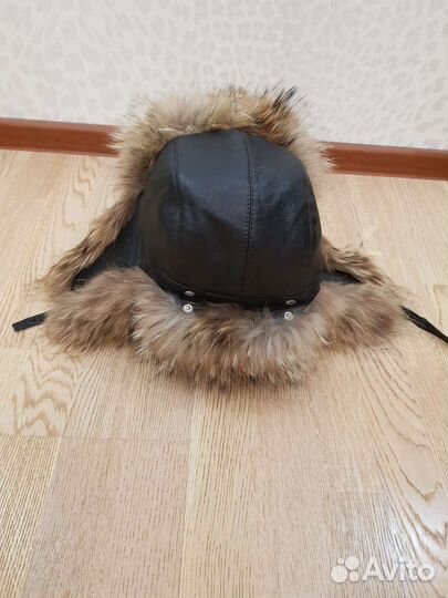 Шапка мужская кожаная енот