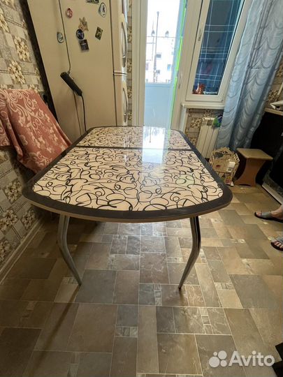 Кухонный стол