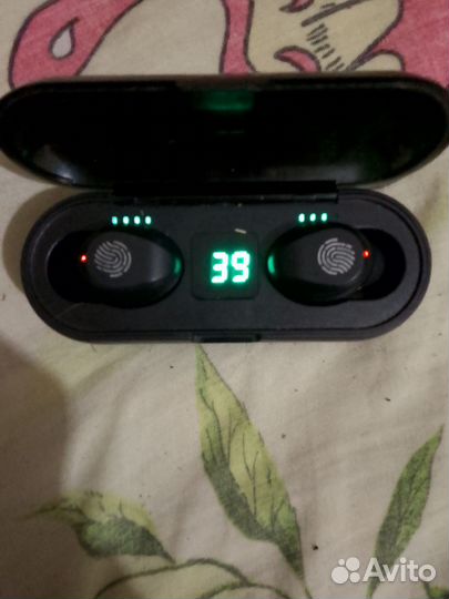 Беспроводные наушники-повербанк