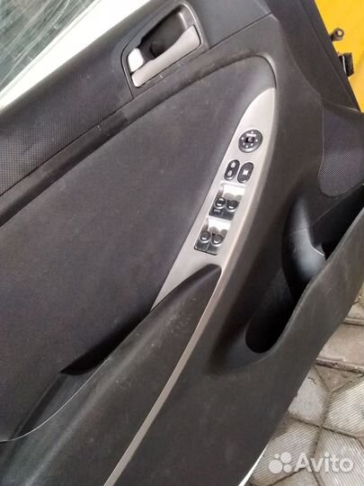 Hyundai Solaris обшивка двери