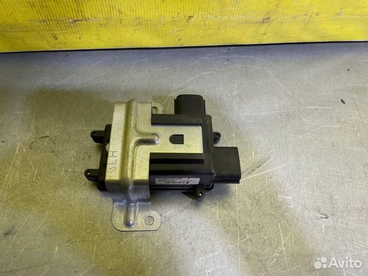 Блок управления двери передний левый Nissan Patrol