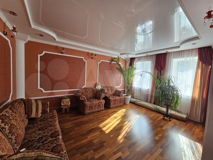 Коттедж 200 м² на участке 7,5 сот.