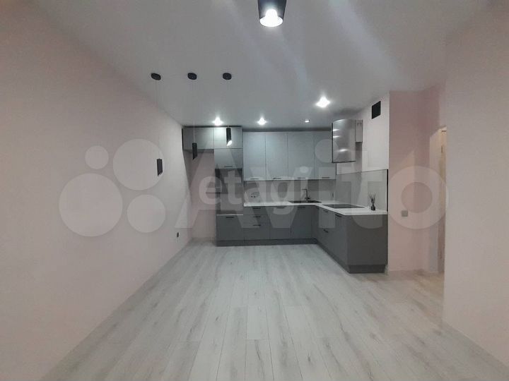 2-к. квартира, 54 м², 1/16 эт.