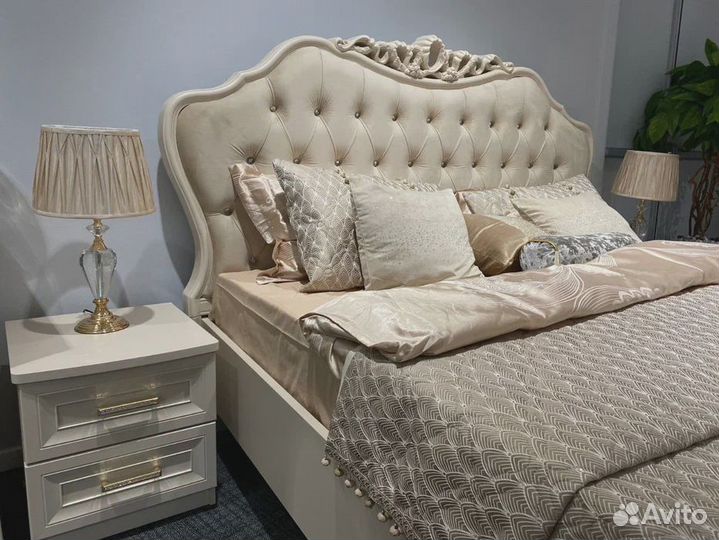 Спальный гарнитур