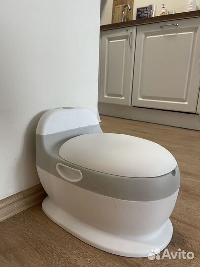 Детский горшок в виде унитаза