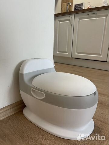 Детский горшок в виде унитаза