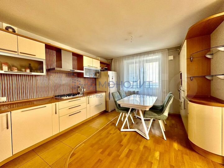 3-к. квартира, 103 м², 4/9 эт.