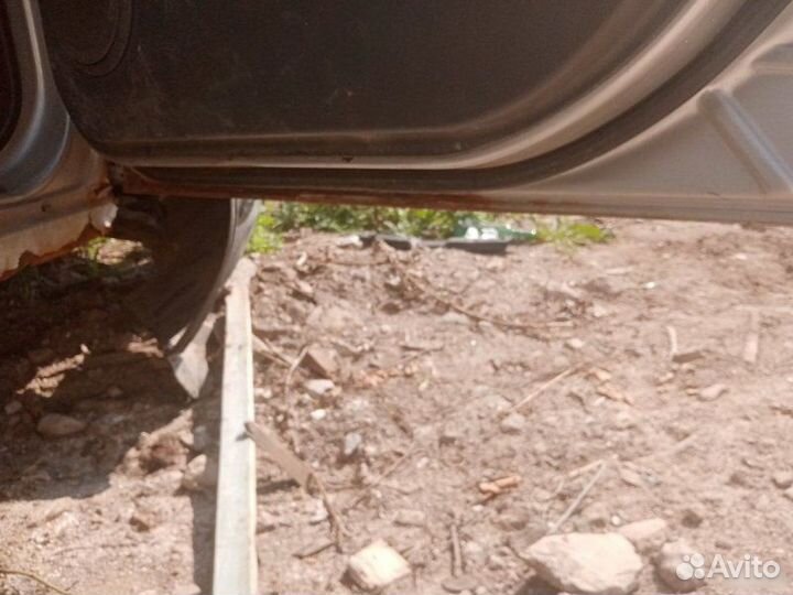 Дверь передняя правая Kia Sorento 2003