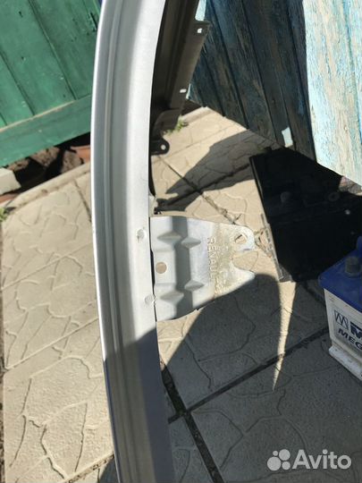 Продается крыло на лада ларгус