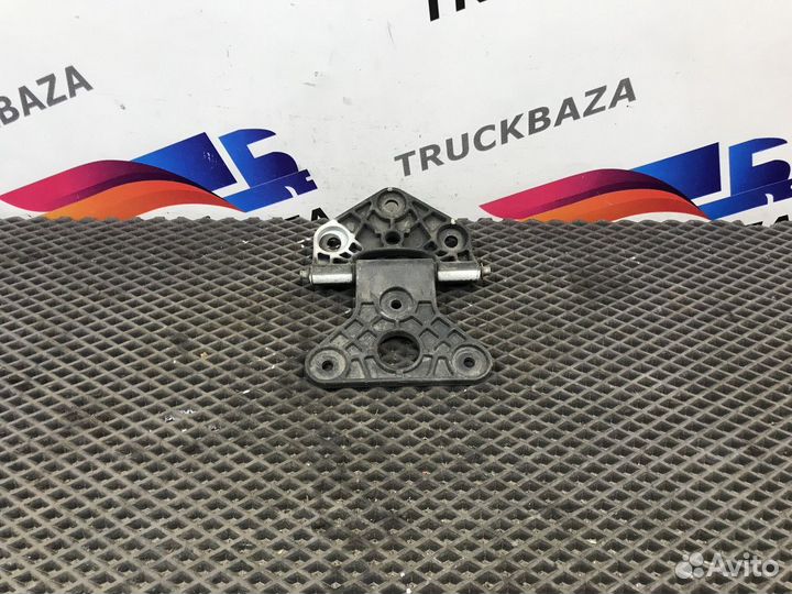 504306106 Петля капота