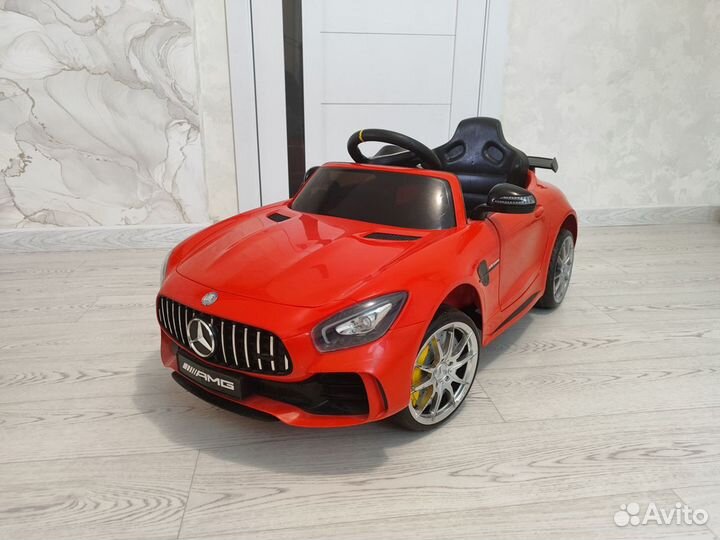 Детский электромобиль Mercedes-AMG GT R