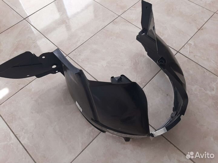 Подкрылок передний левый Nissan almera g15