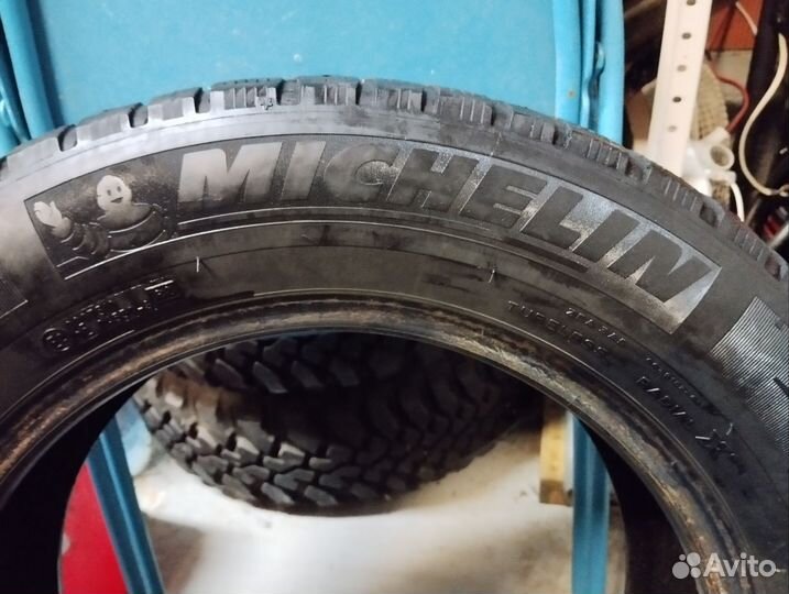 Michelin X-Ice North 215/60 R16