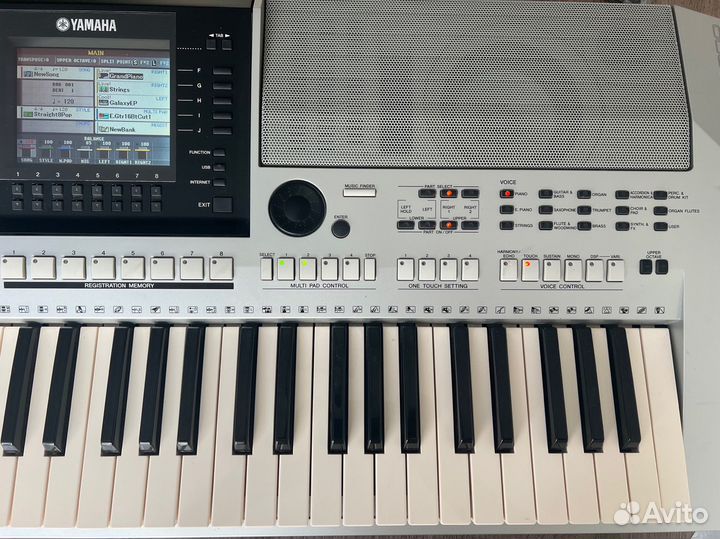 Профессиональный синтезатор Yamaha PSR S-900