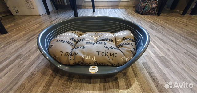 Лежак для собаки и кошек с подушкой Ferplast 2