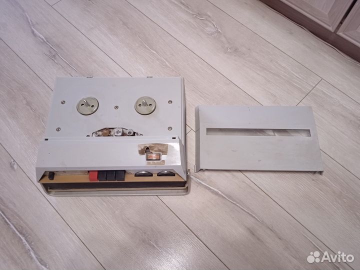 Магнитофоны Комета-225С2+Романтик-3+Радиоприëмники