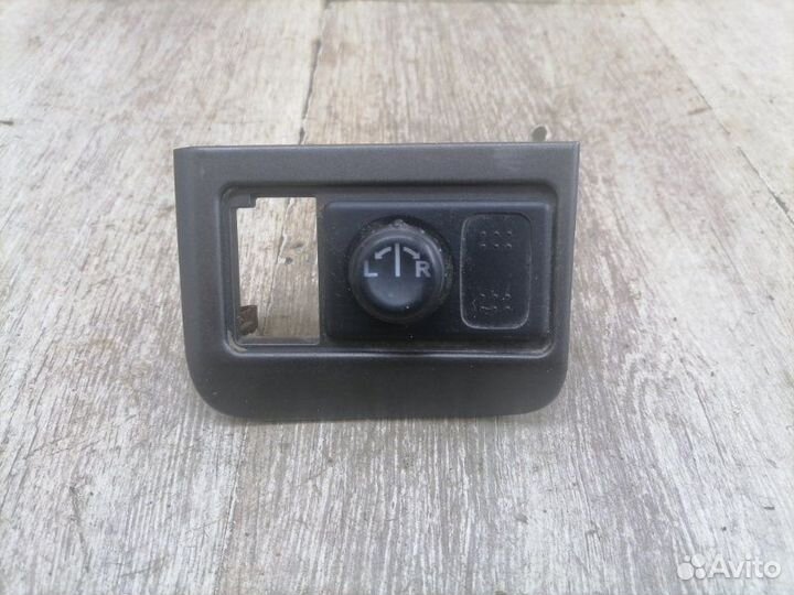 Блок управления зеркалами Nissan Maxima A33 VQ20DE