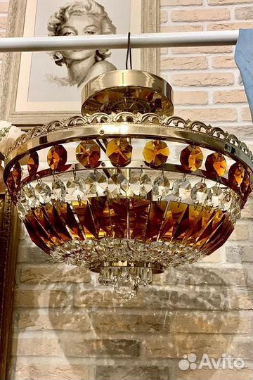 Люстра хрустальная, цветной хрусталь