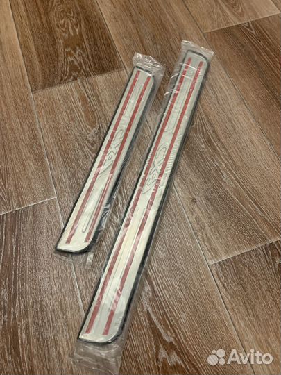 Накладки на пороги Мазда CX-7