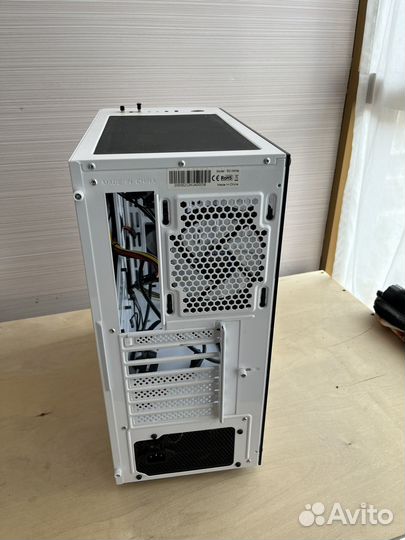 Корпус zalman R2 белый + бп 750w