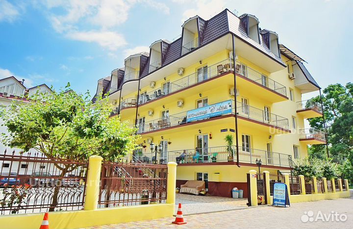 Администратор, горничные,охранник с проживанием