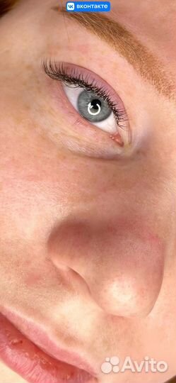 Модель на наращивание ресниц