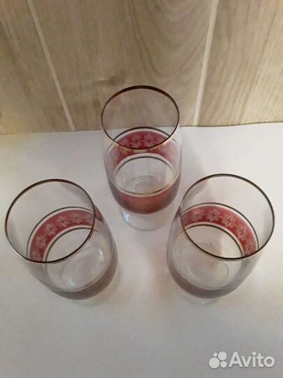 Бокалы на ножке