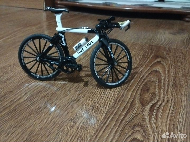 Игрушечный велосипед